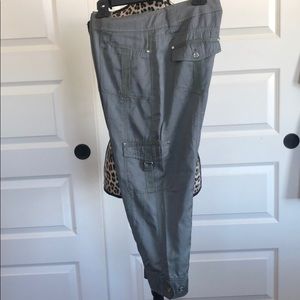 Beautiful and supple WHBM cargo cropped pants!
